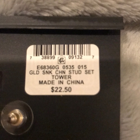 Stud Earring Set - Picture 4 of 7